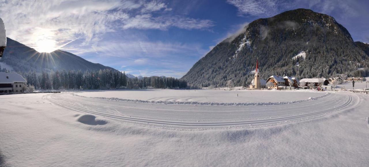 Hotel Messnerwirt Anterselva di Mezzo Exterior photo
